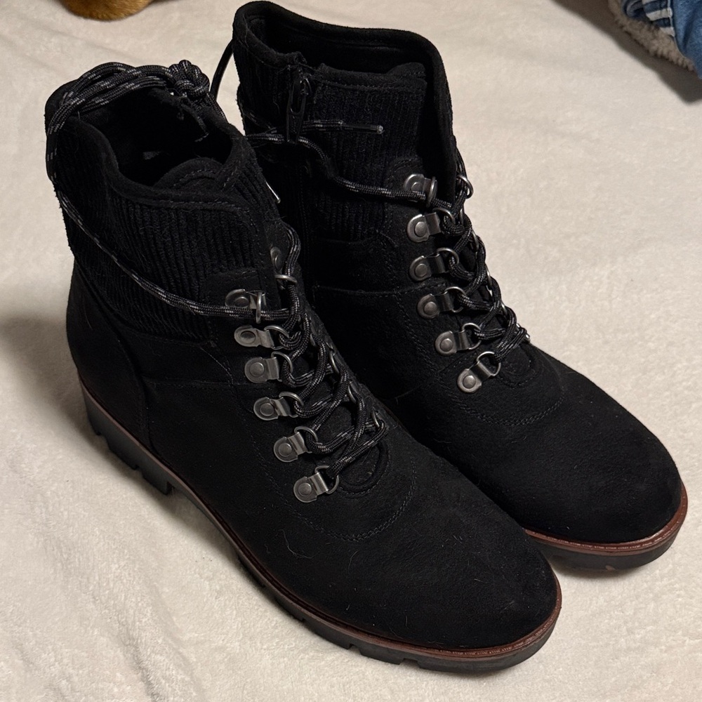 Cliffs Black Lace-Up Ankle Boots